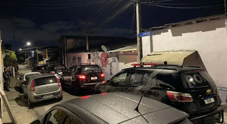 Operação cumpre 41 mandados contra grupo ligado ao tráfico e homicídios no Parolin, em Curitiba