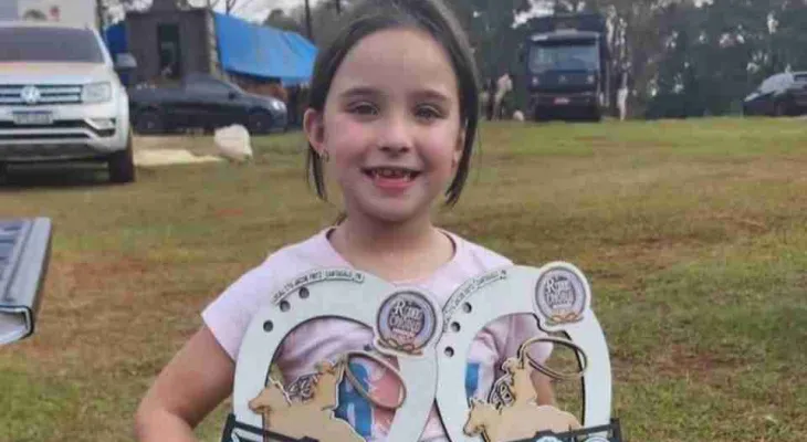 Menina de 9 anos morre após queda de cavalo durante evento em Marquinho