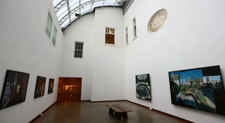 MAC Paraná recebe oficina inclusiva voltada a pessoas no espectro autista em Curitiba