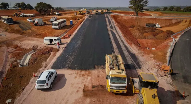 Alta do petróleo pressiona obras rodoviárias e setor cobra medidas emergenciais do governo