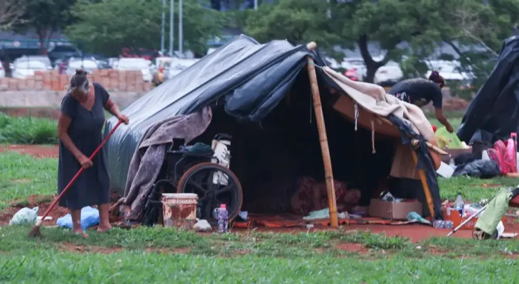 IBGE anuncia primeiro censo da população em situação de rua para 2028