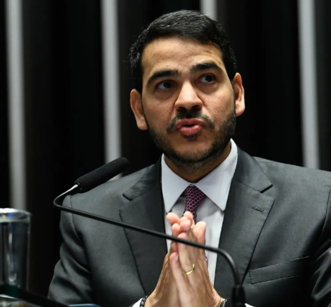 Derrota de Lula: Senado barra Jorge Messias no STF e vaga de Barroso segue aberta