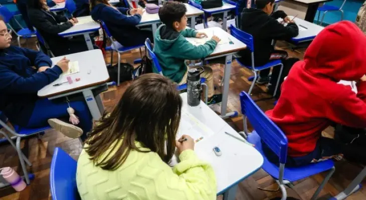 TCE-PR ordena que Secretaria da Educação mude regras de licitação após falhas em compra de livros