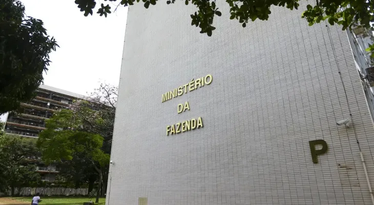 Governo eleva projeção da inflação para 5,1% e admite estouro da meta