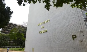 Reforma Tributária: Pix e boletos terão desconto automático de imposto para empresas; veja as regras