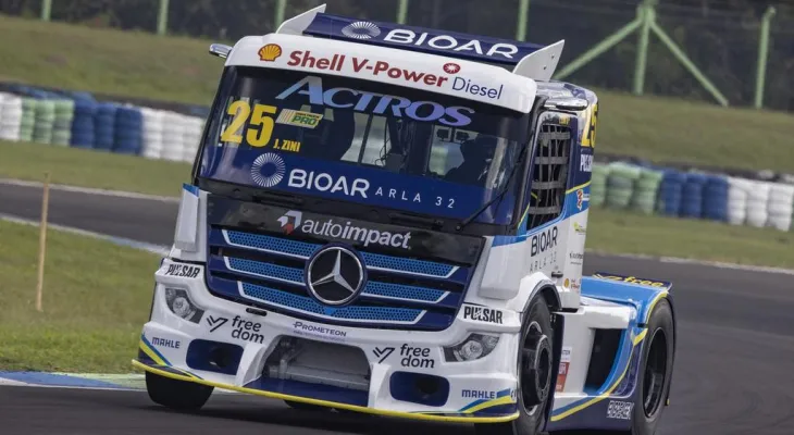Brutos da Copa Truck no circuito do Autódromo Zilmar Beux neste domingo
