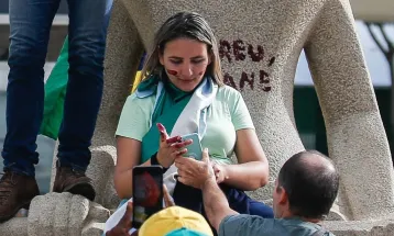 Moraes intima "Débora do Batom" após falha em sinal de tornozeleira eletrônica