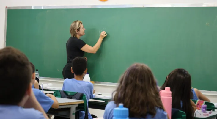 Professores apresentam contraproposta a Renato Silva e pedem prioridade em pauta da educação