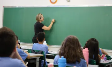 Professores apresentam contraproposta a Renato Silva e pedem prioridade em pauta da educação