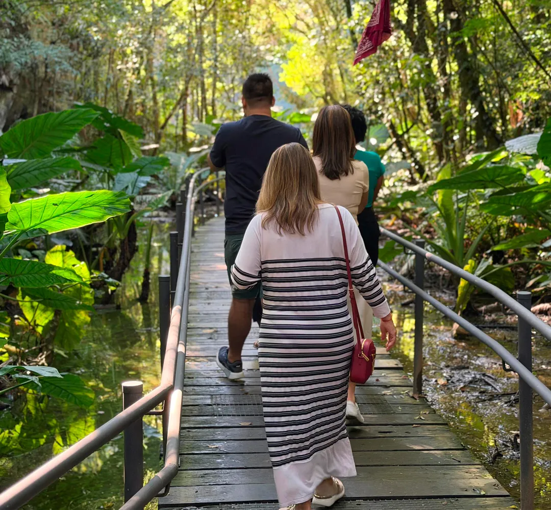 De Curitiba aos Campos Gerais: Agentes de viagens conhecem atrativos do Paraná em ação técnica