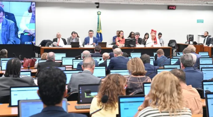 Ministro diz que fim da escala 6x1 é “tardio” e defende jornada de 40 horas