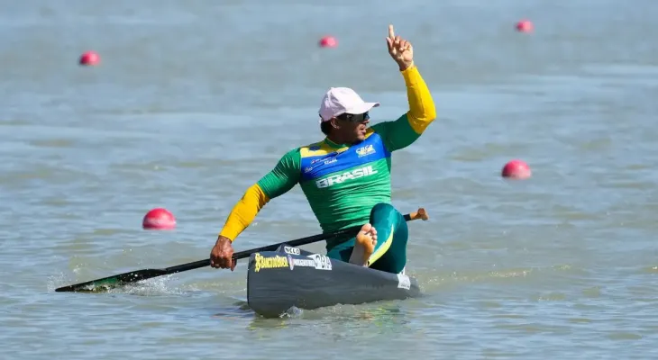 Isaquias Queiroz é campeão mundial no C1 500m na Polônia