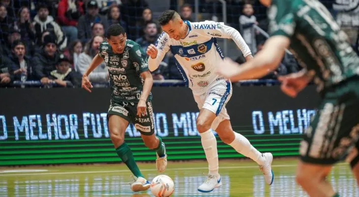 Cascavel Futsal encara o Pato Futsal no clássico paranaense da Liga Nacional