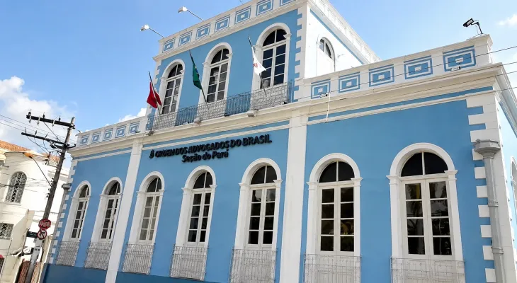 Prompt secreto em petição leva OAB a afastar advogadas e expõe nova fronteira da crise da IA no Judiciário