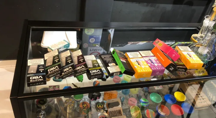 Operação Sentinela apreende cigarros eletrônicos em comércio de Cascavel; homem é detido