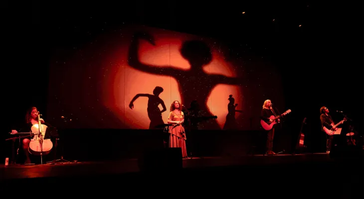 Oswaldo Montenegro traz turnê de 70 anos e 'A Dança dos Signos' ao Guairão