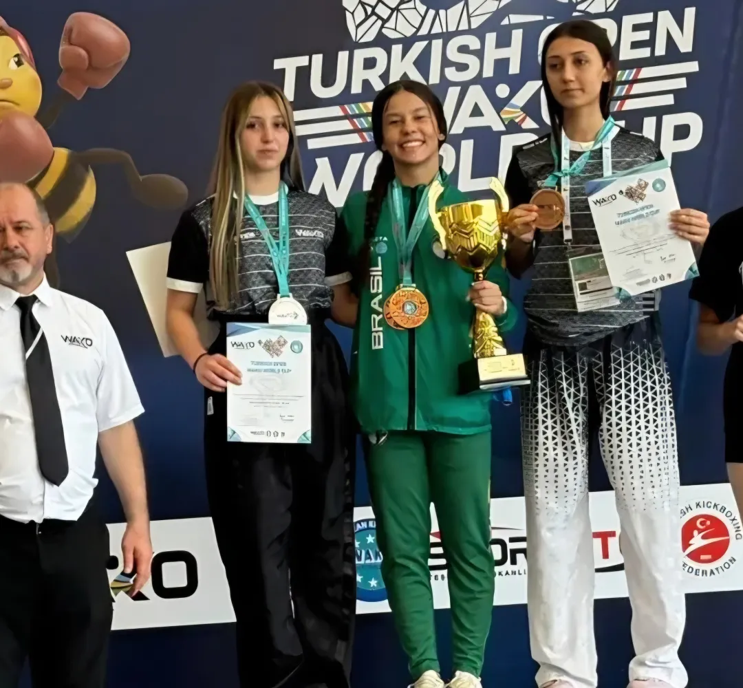 Kickboxing: Vitória Camargo faz história no Mundial da Turquia
