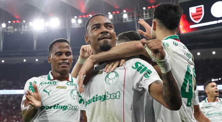 Palmeiras derrota Fla e amplia vantagem na liderança do Brasileiro