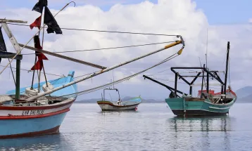 Convênio reúne pescadores do Litoral do PR por qualificação e renda
