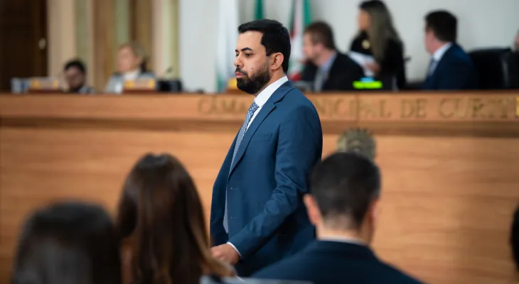 Câmara abre processo contra Lórens Nogueira após denúncia de rachadinha e votação expõe isolamento político do vereador