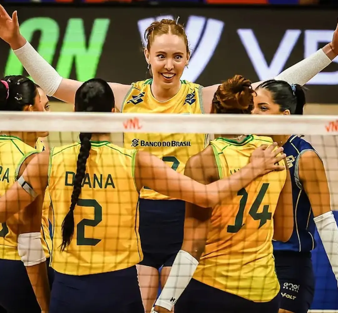Após vencer na estreia, seleção feminina de vôlei encara a República Dominicana em Brasília
