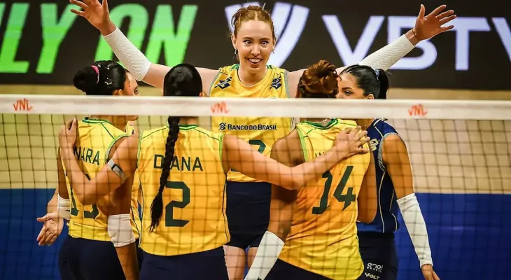 Após vencer na estreia, seleção feminina de vôlei encara a República Dominicana em Brasília