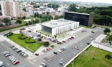 Tribunal de Contas do Paraná acumula obras milionárias atrasadas, aponta portal do próprio órgão