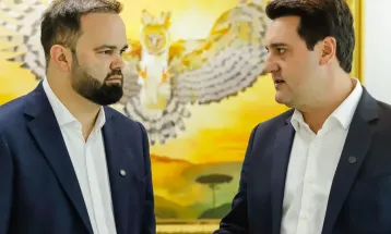 A caixa-preta da educação: diretores relatam pressão, chantagem e afastamentos no Paraná