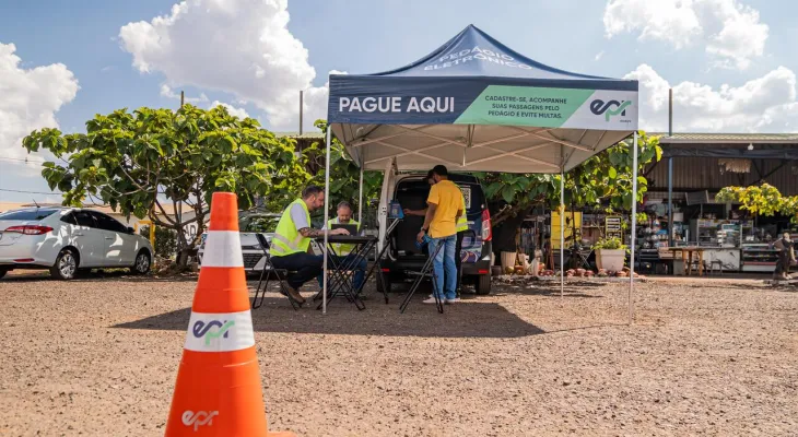 EPR Paraná cria postos móveis para motorista pagar pedágio e tirar dúvidas