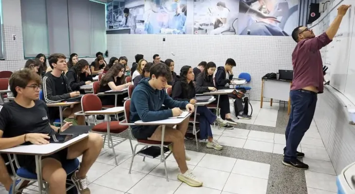 Desenrola Fies ultrapassa 100 mil renegociações e movimenta R$ 5,3 bilhões em dívidas estudantis