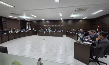 Câmara de Cascavel aprova prioridade para mulheres e doação de área à Cohavel