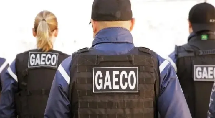 Operação Armeiro: Gaeco investiga policiais militares por tráfico de drogas e cumpre mandados no Paraná