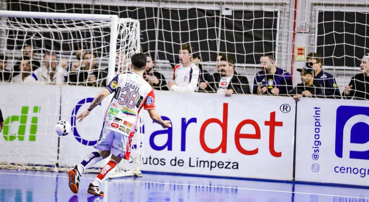 Jogando na Neva, Cascavel Futsal cede empate para a ACBF