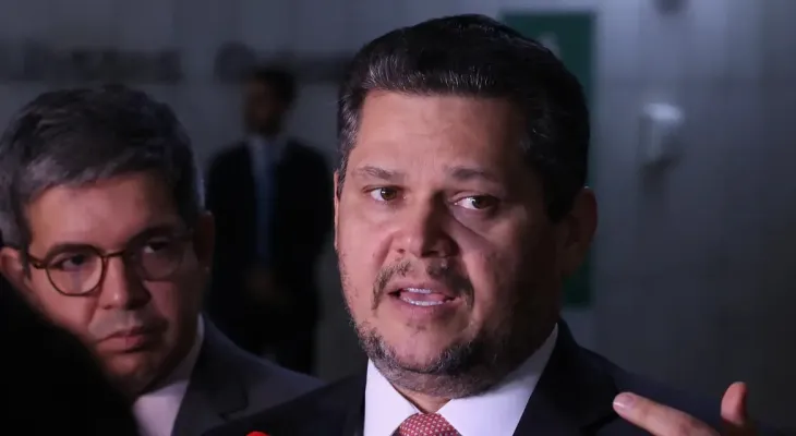 PEC que acaba com escala 6x1 deve permanecer parada no Senado nesta semana