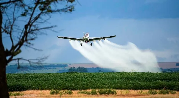 ALEP debate regulamentação da pulverização de agrotóxicos e impactos da deriva