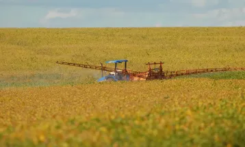 Sete dos dez agrotóxicos mais vendidos no Brasil são proibidos na União Europeia