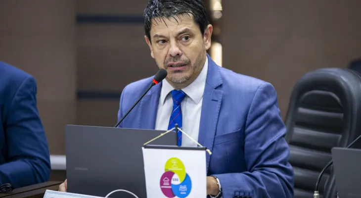 Dr. Lauri vira alvo de pedido de cassação por suposto uso de assessor em obra particular