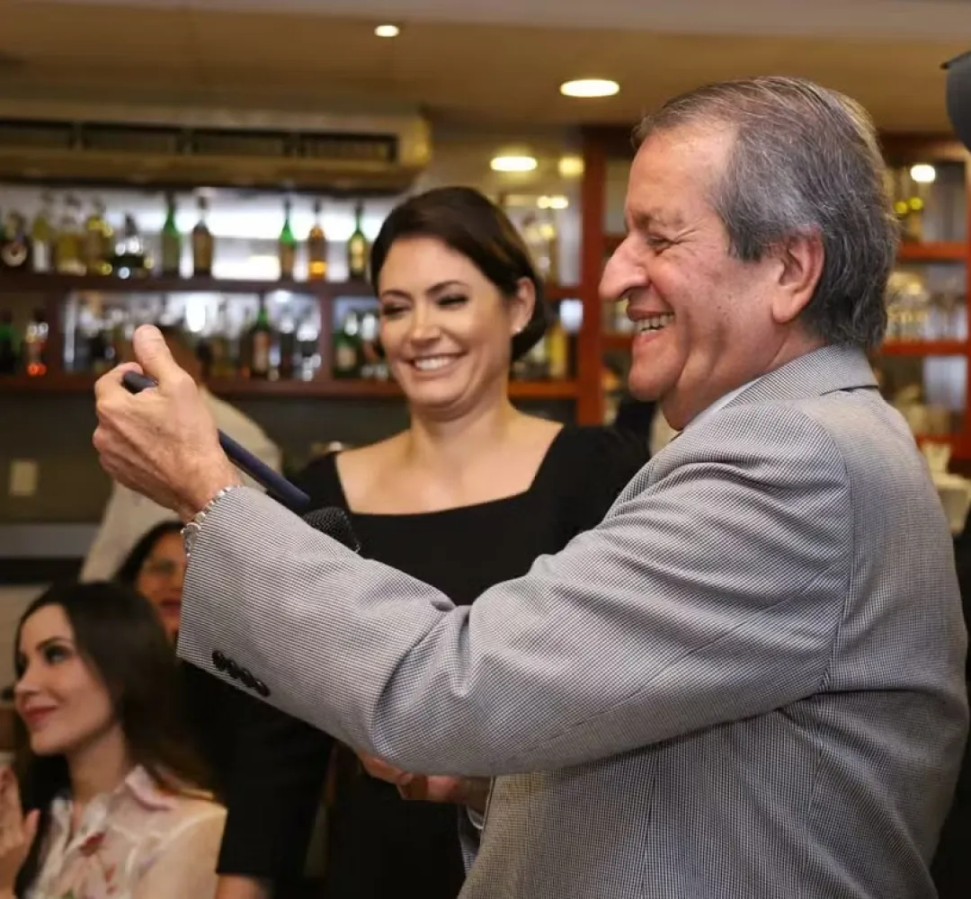 Valdemar revela que Michelle Bolsonaro poderia ser vice e confirma mulher na chapa de Flávio