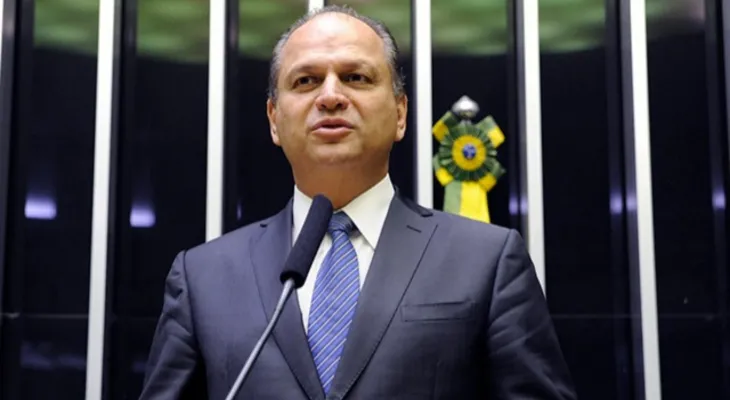 Ricardo Barros vê instabilidade após escolha de Sandro Alex por Ratinho