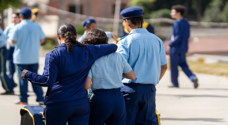Agressão em colégio cívico-militar reacende críticas ao modelo no Paraná