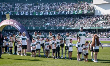 Coritiba x Palmeiras: onde assistir, horário, escalações e tudo sobre o duelo pelo Brasileirão
