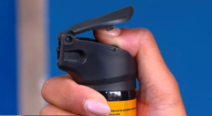 Lei autoriza mulheres maiores de 18 anos a comprar e portar spray de pimenta para defesa pessoal