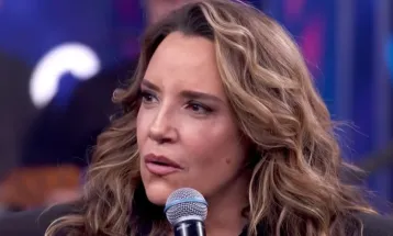 Ana Carolina interrompe show na Bahia após falha técnica e reclama da equipe no palco