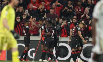 Athletico vence o Internacional, conquista a quarta seguida e segue na cola do Flamengo no Brasileirão