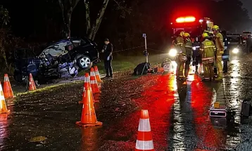 Carro que matou duas jovens levava 10 pessoas, o dobro da capacidade, diz PM