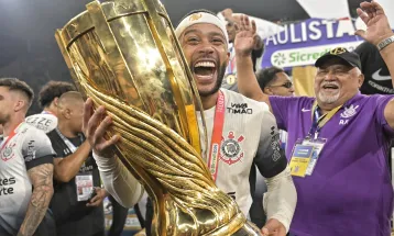 Corinthians acerta renovação com Memphis Depay; veja salário, contrato e detalhes do acordo