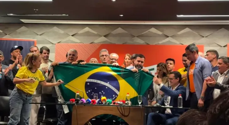 Zema critica juros e defende corte de gastos em evento em Curitiba