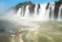 Barco vira nas Cataratas do Iguaçu e mobiliza equipes de resgate