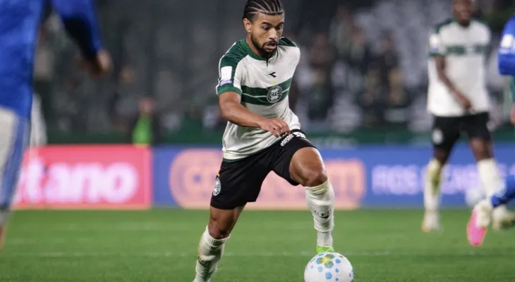 Coritiba perde para o Cruzeiro no Couto Pereira e amplia jejum no Brasileirão