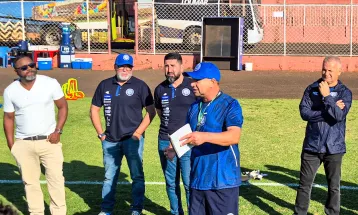 Foz do Iguaçu anuncia Ageu Gonçalves como novo técnico após saída de Adriano Souza